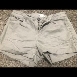 H&M khaki shorts size 4